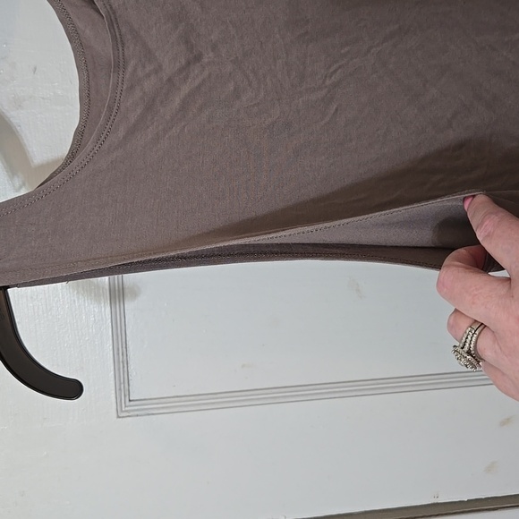 TAVI WOMENS hi LO TANK TAUPE SIZE SMALL - Picture 6 of 6